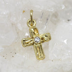 Anhänger Kreuz in 333 Gelbgold mit einem Zirkonia