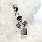 Silberanhänger mit Edelsteinen