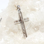 Silberanhänger Kreuz mit Struktur