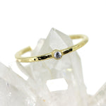 Ring in 333 Gelbgold gehämmert mit Zirkonia