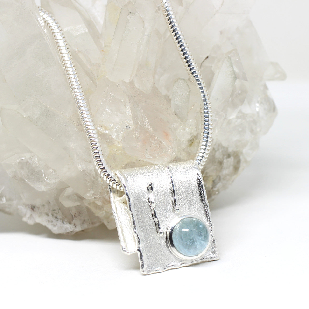 Silberanhänger mit Aquamarin
