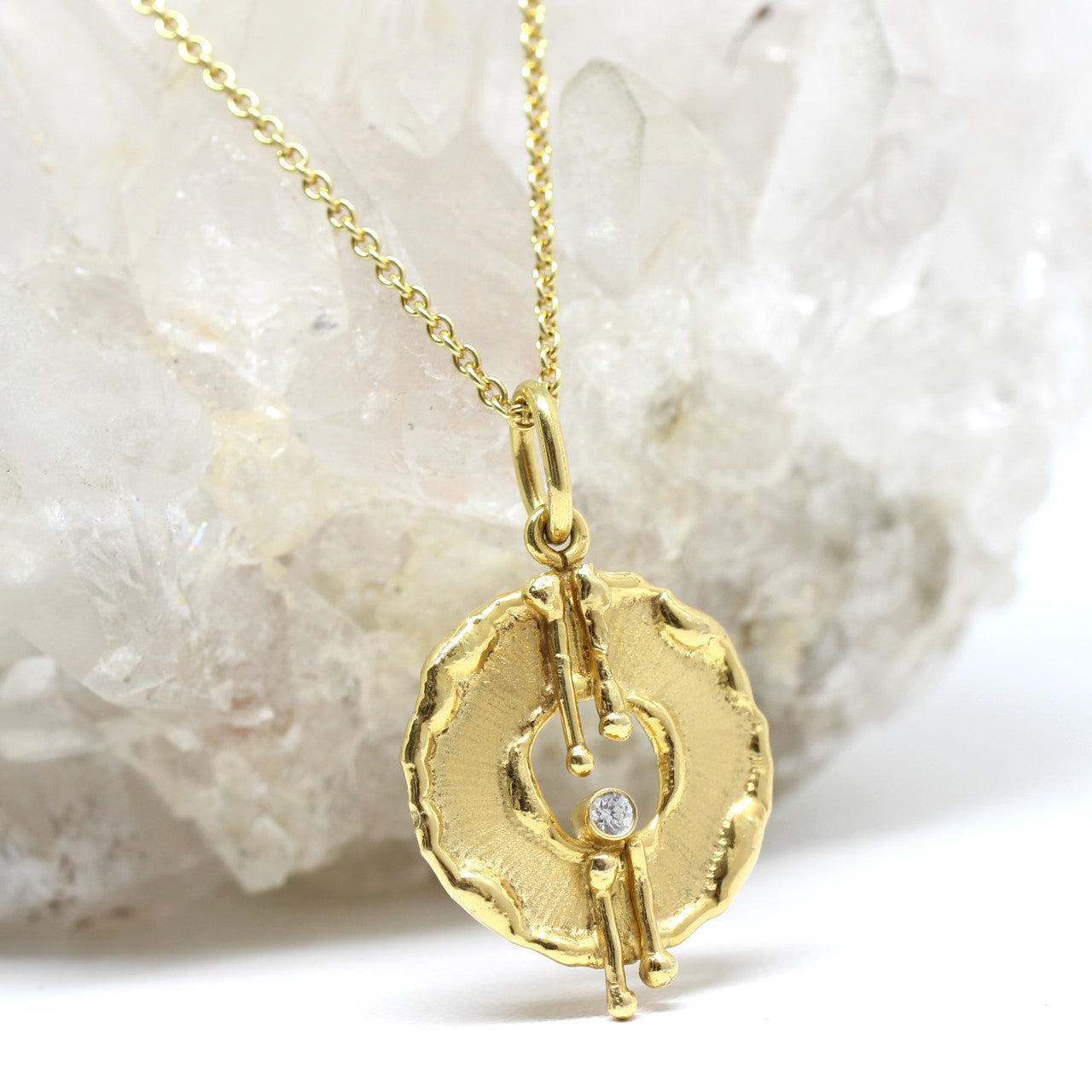Anhänger in 333 Gelbgold rund mit Zirkonia