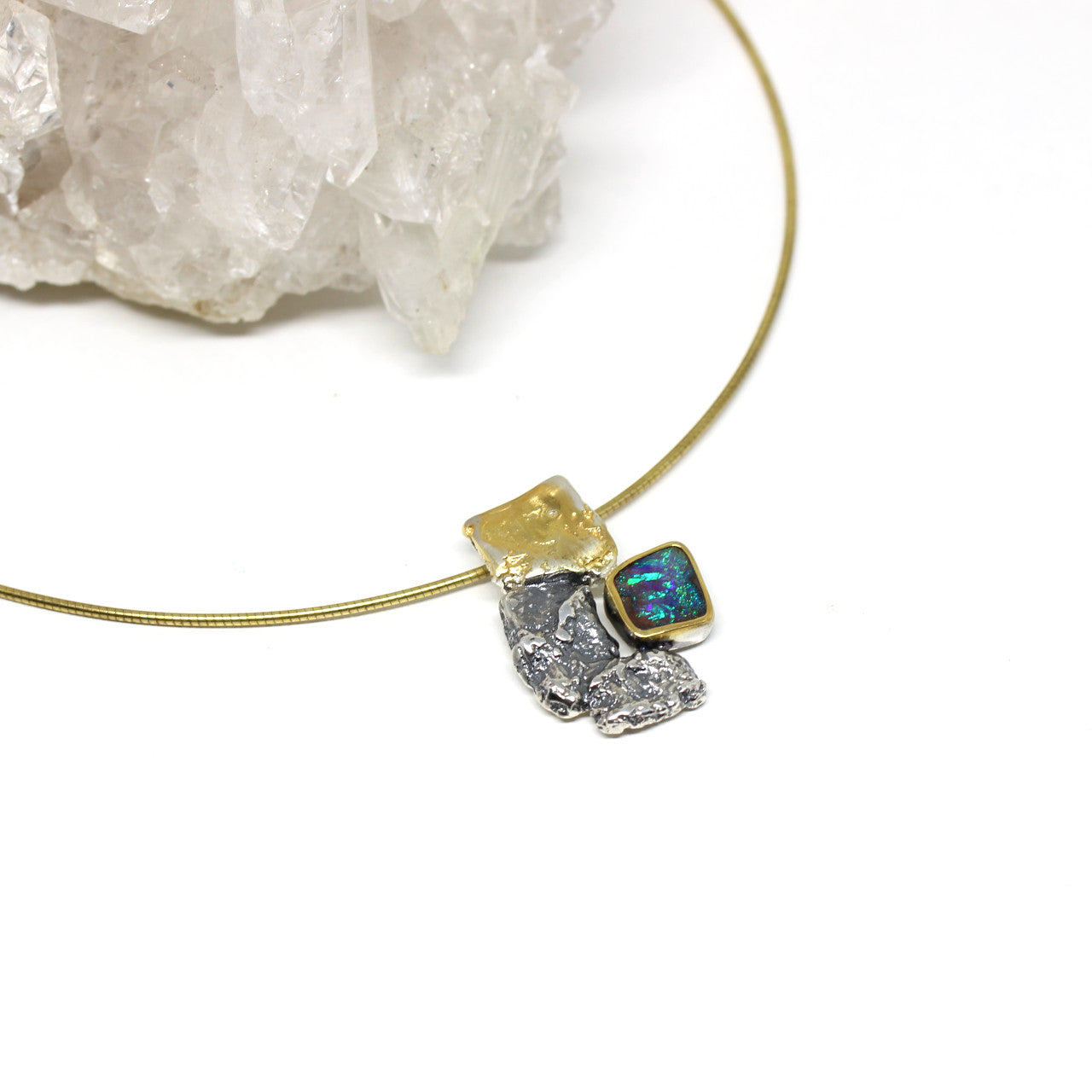 Silberanhänger mit Opal