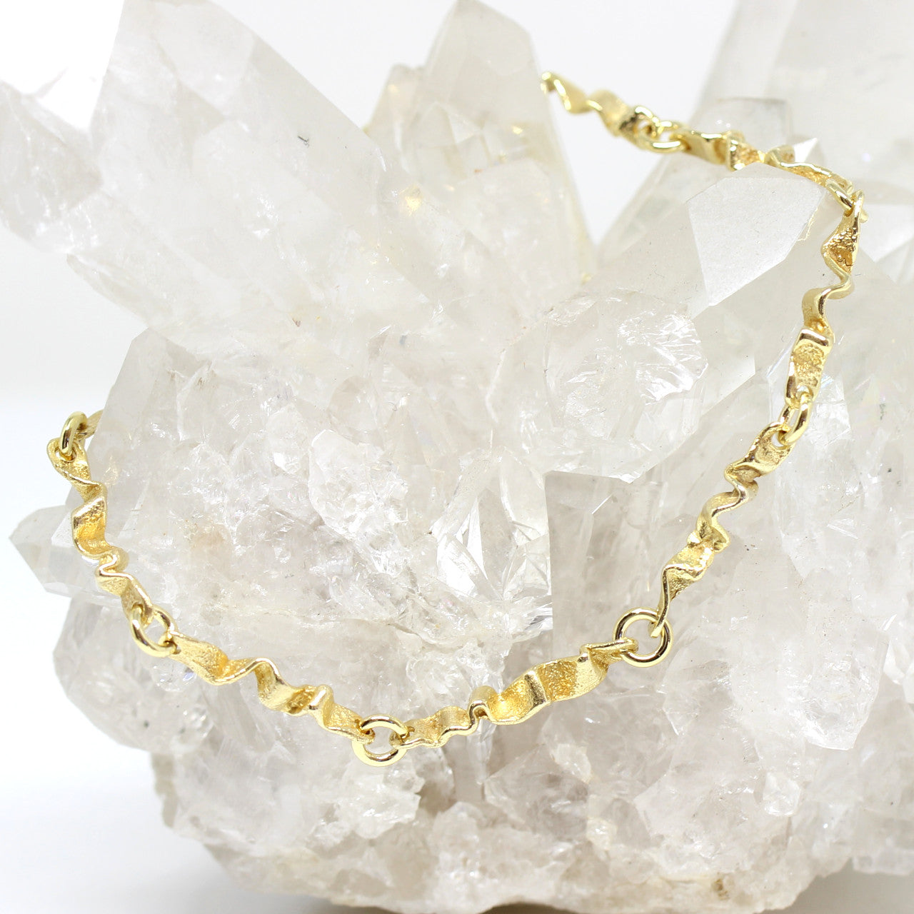 Armband in 333 Gelbgold Handarbeit gefaltet