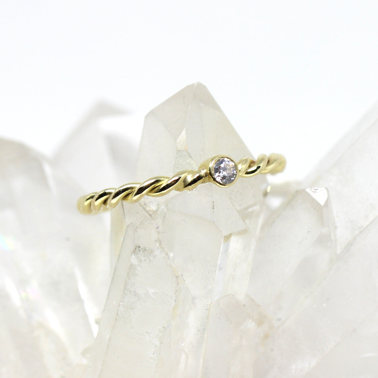 Ring in 333 Gelbgold gekordelt mit Zirkonia