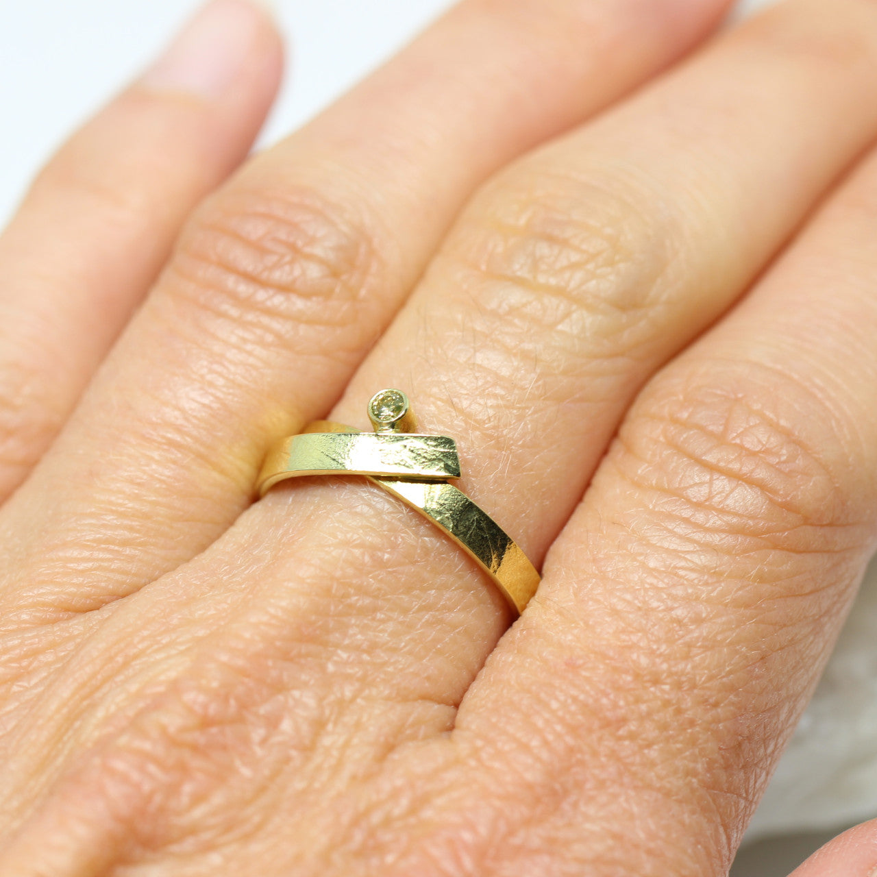 Ring in 585 Gelbgold mit gelben Diamant