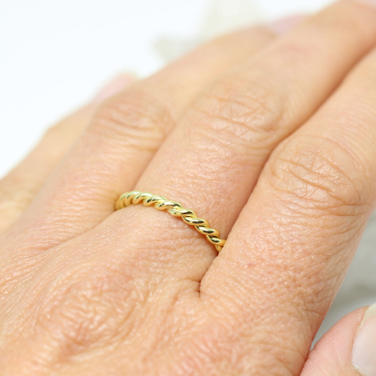 Ring in 585 Gelbgold gekordelt 2,3 mm