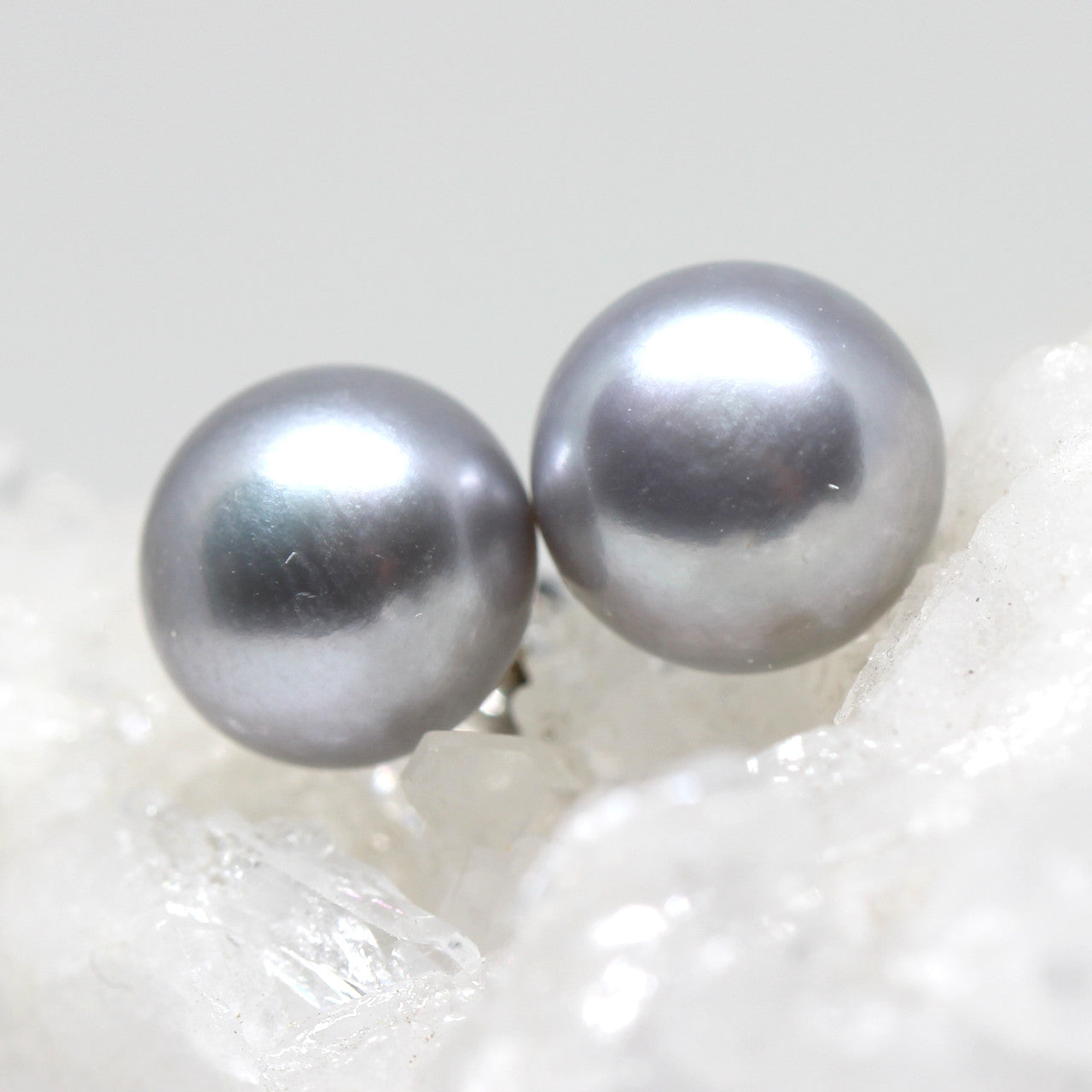Ohrstecker Silber Perle flach grau