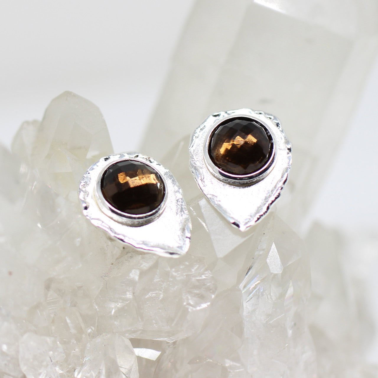 Ohrstecker geschliffener Rauchquarz