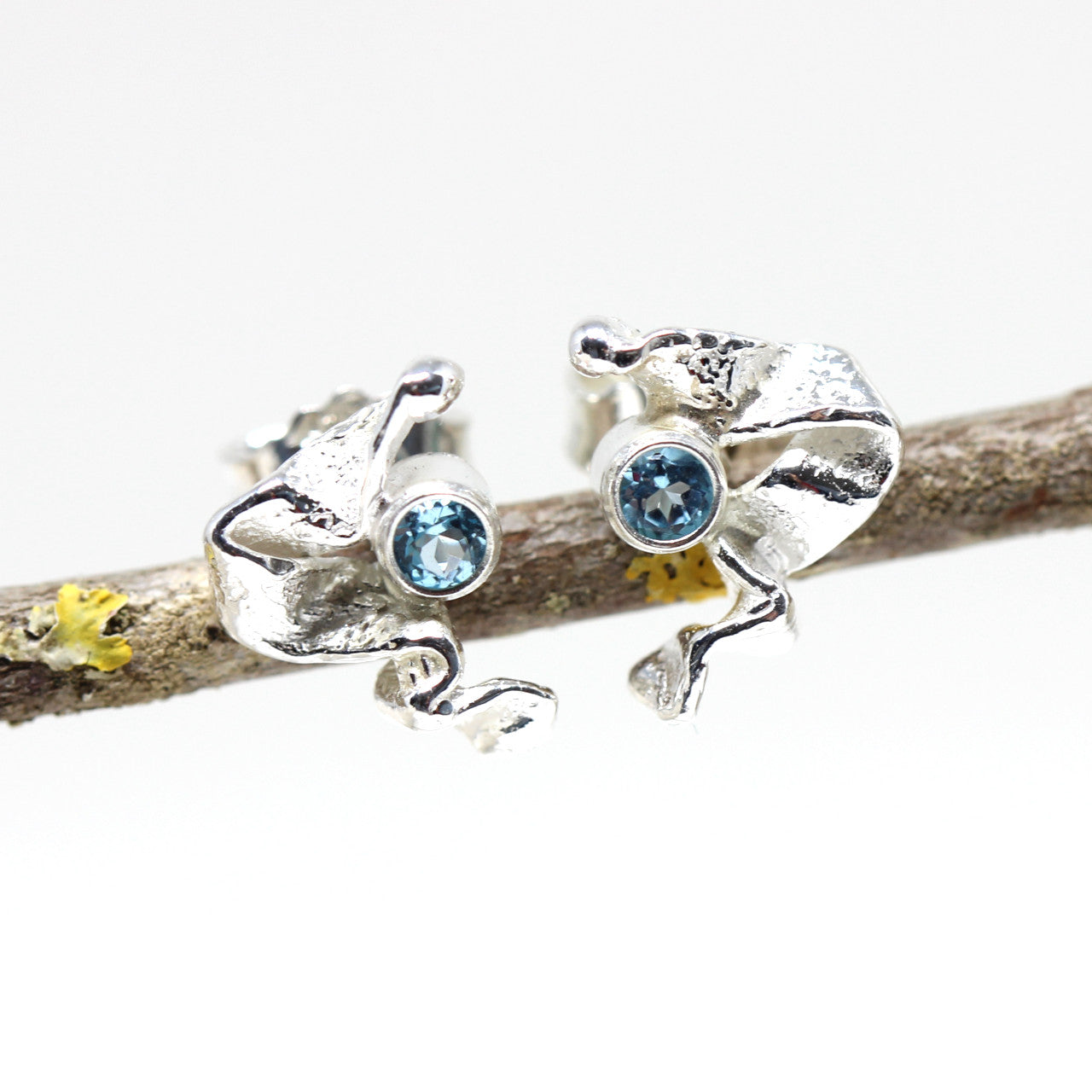 Ohrstecker Silber Handarbeit mit Blautopas