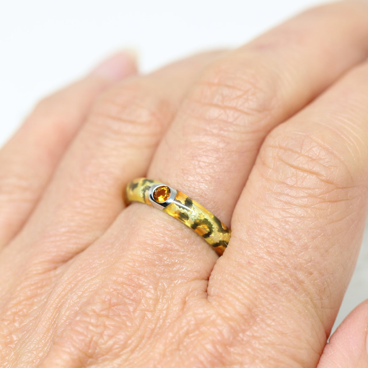 Silberring mit orangener Emaillie