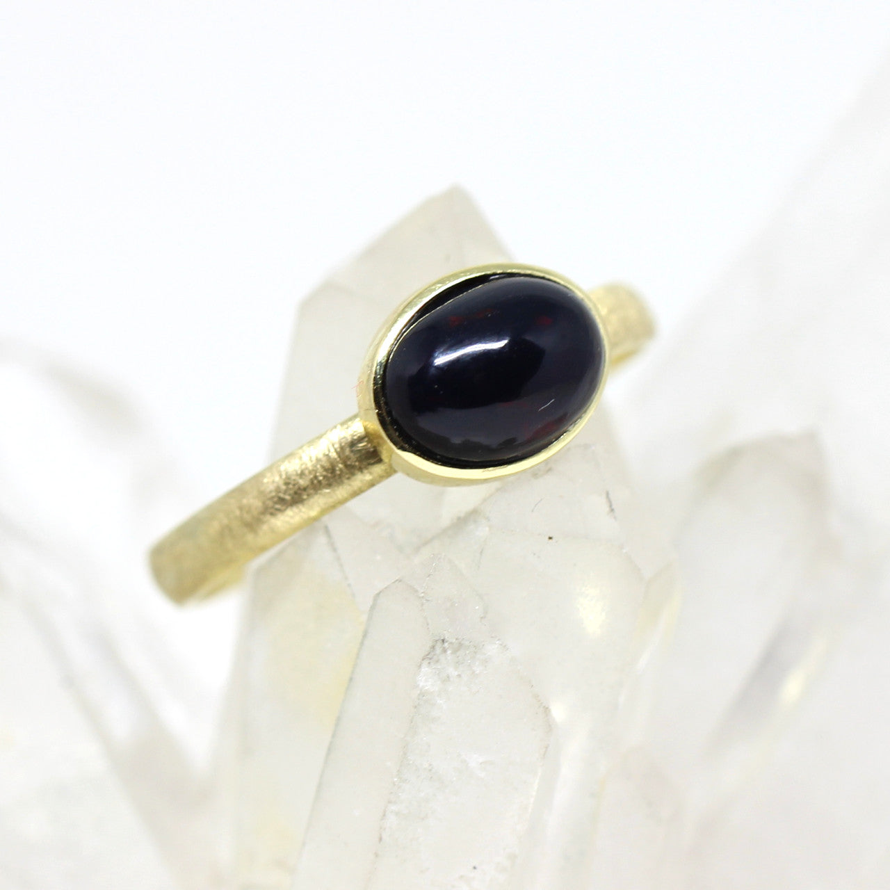 Ring in 333 Gelbgold mit schwarzem Opal