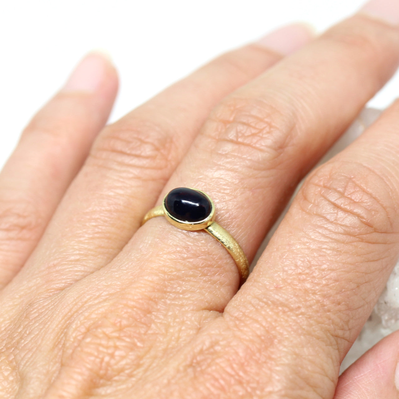 Ring in 333 Gelbgold mit schwarzem Opal
