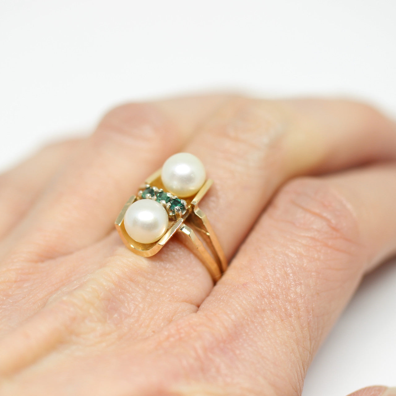 Ring in 585 Gelbgold mit Perle und Smaragd Größe 51