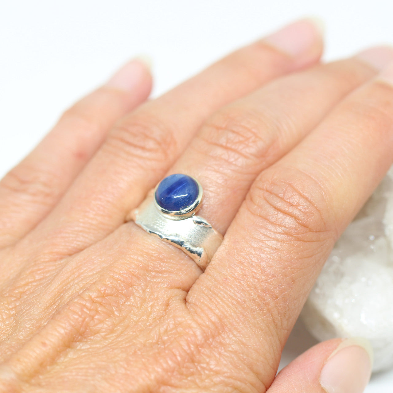 Silberring mit rundem Disthen
