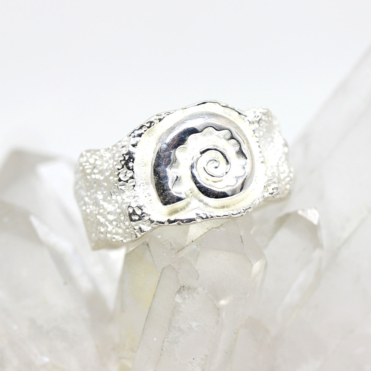 Silberring mit Muschel