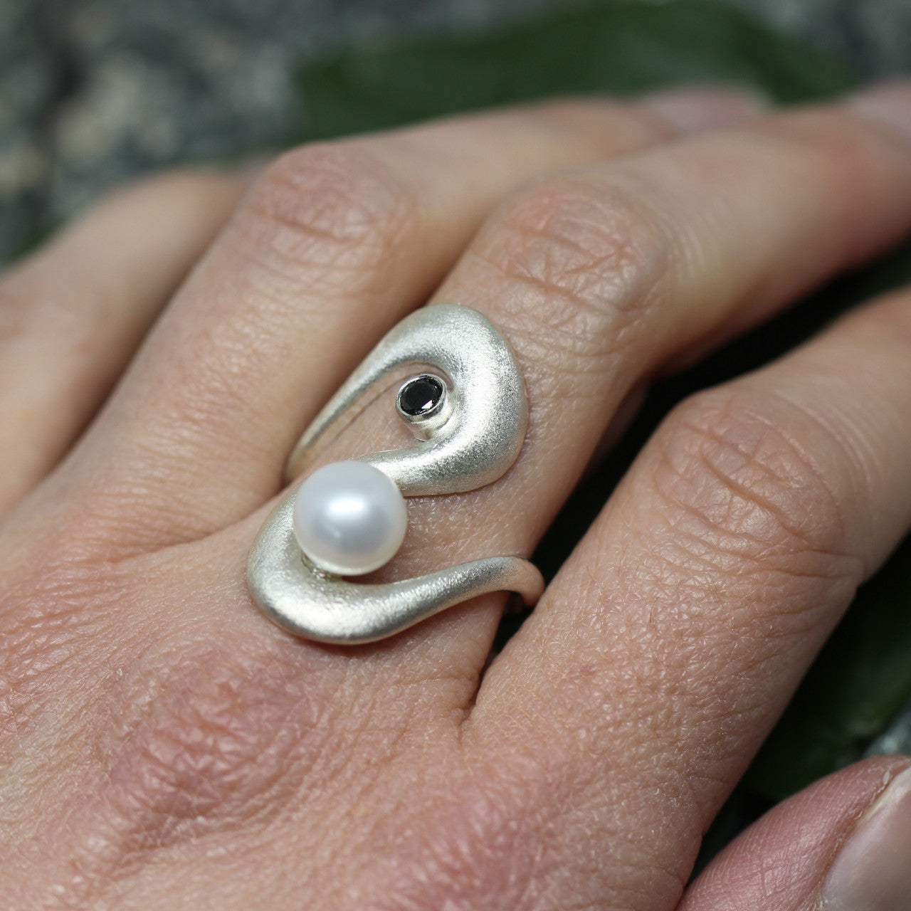 Silberring Handarbeit mit Diamant und Perle