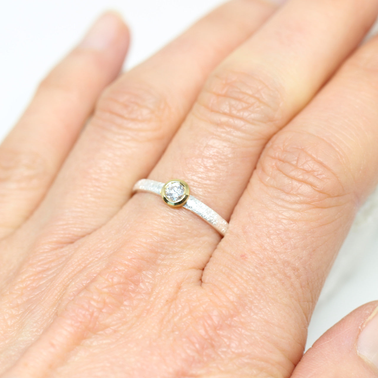 Ring in 925er Sterlingsilber mit Diamant