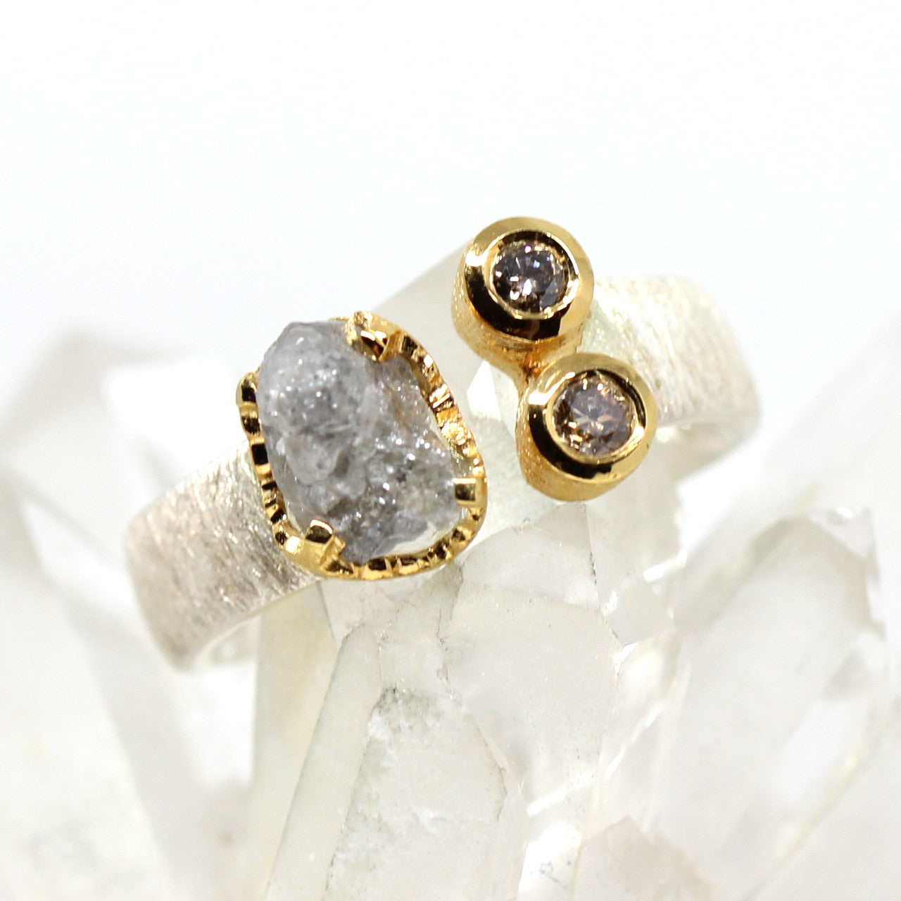 Silberring mit echten Steinen