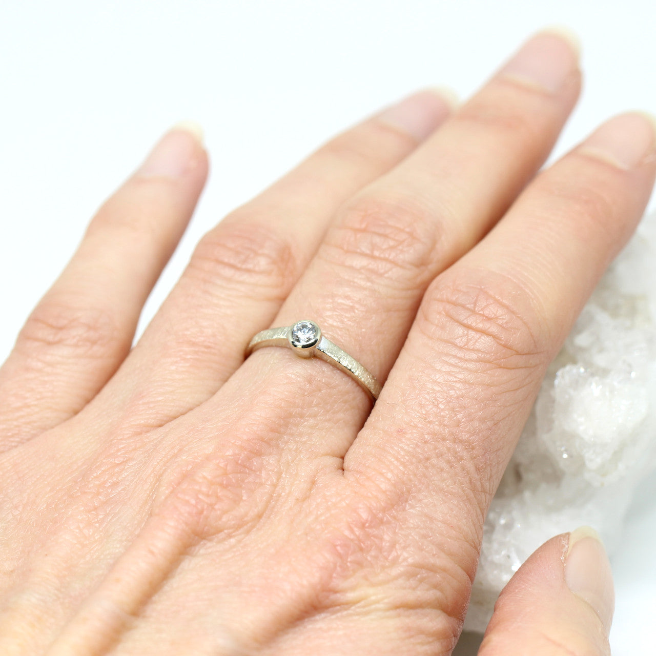 Ring in 585 Weißgold mit 0,10 ct. Brilliant