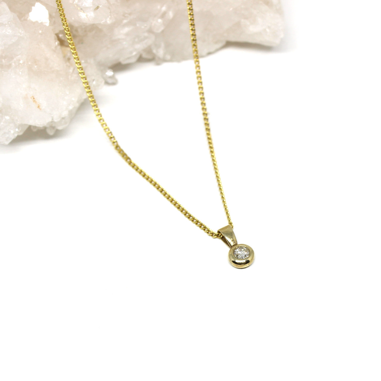 Kette mit Anhänger in 333er Gelbgold und Brilliant